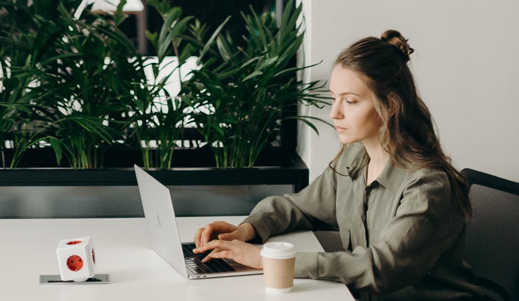 30 Examples of Personalized Email Subject Lines + Tips