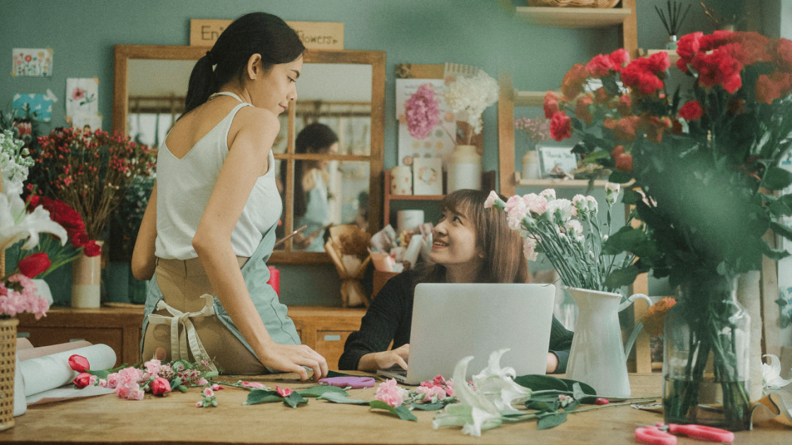 Cross-Industry Lessons: Six Ways Brands Use Content to Strengthen Their Identity ( +Examples)